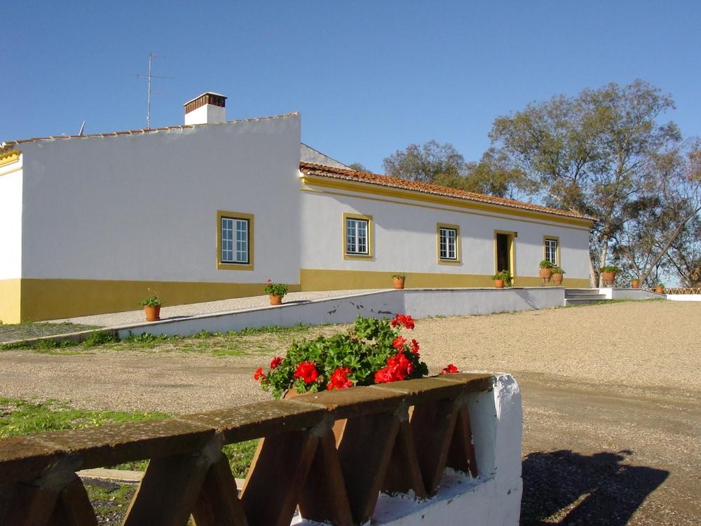 Monte Da Corte Ligeira Bed and Breakfast Cabeça Gorda Exterior foto