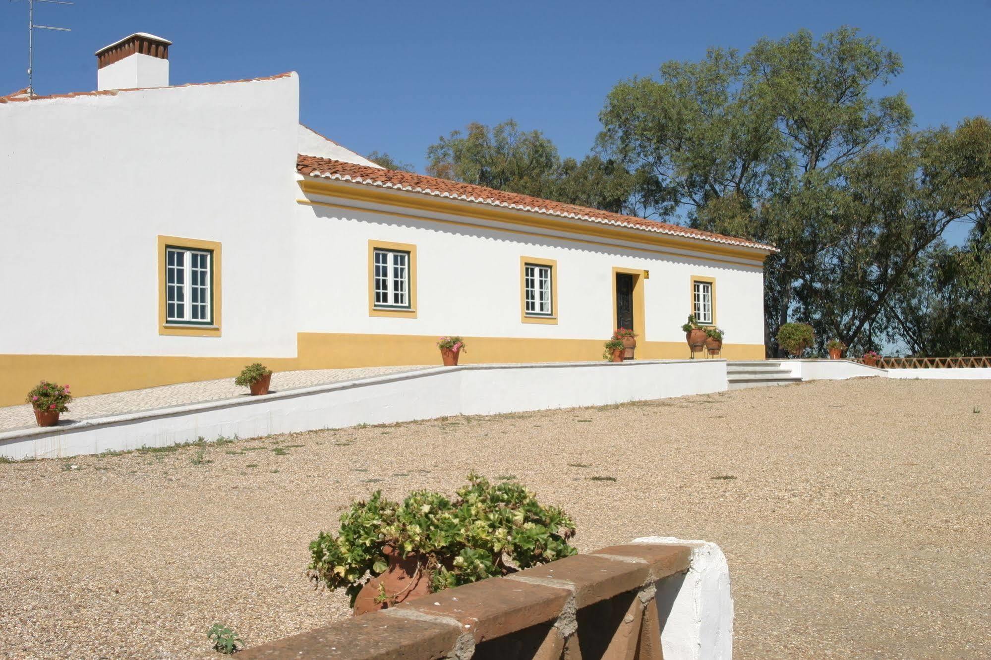 Monte Da Corte Ligeira Bed and Breakfast Cabeça Gorda Exterior foto